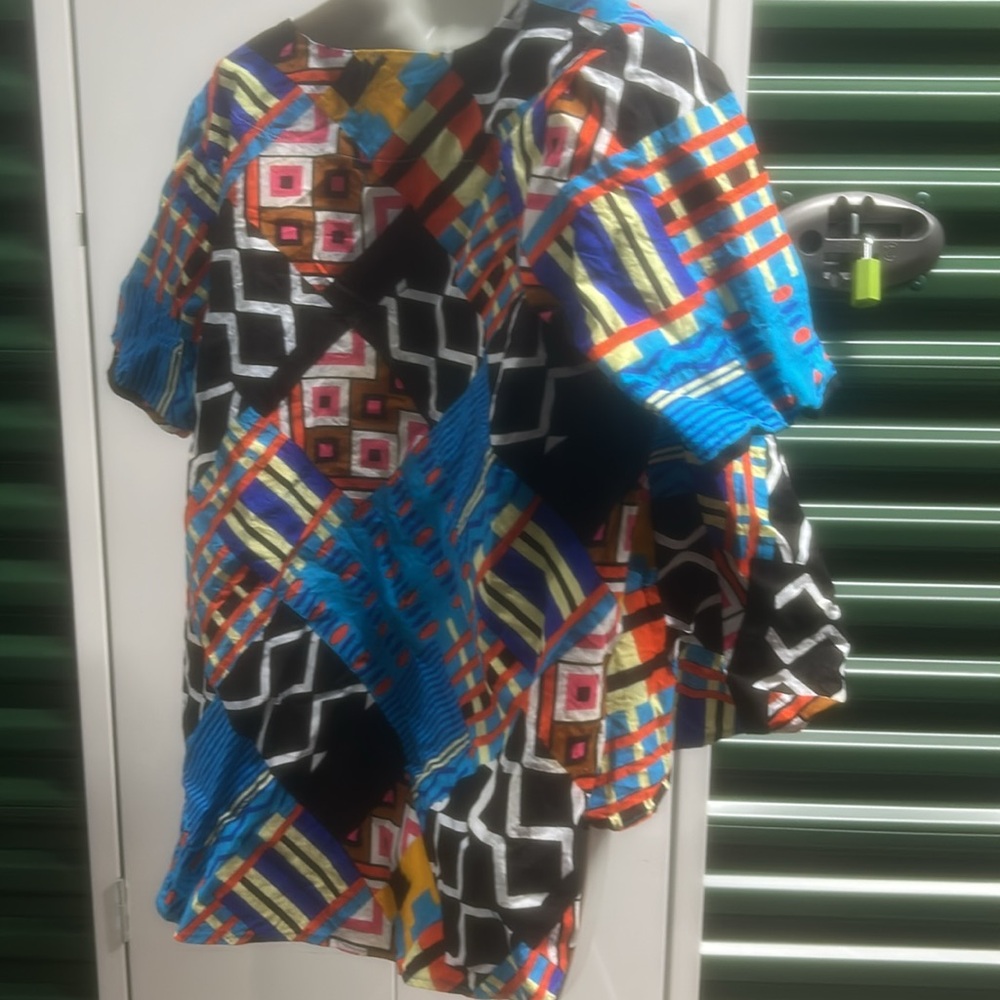 Colorful Geometric Patterned Top - Picture 2 of 3